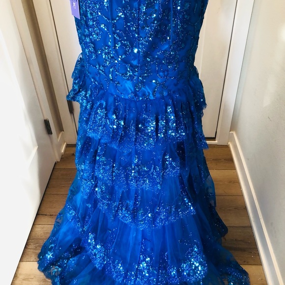 STRAPLESS LAYERED RUFFLE MERMAID DRESS - Picture 6 of 8